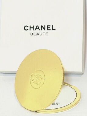 CHANEL Gold Compact Highlighter Mirror